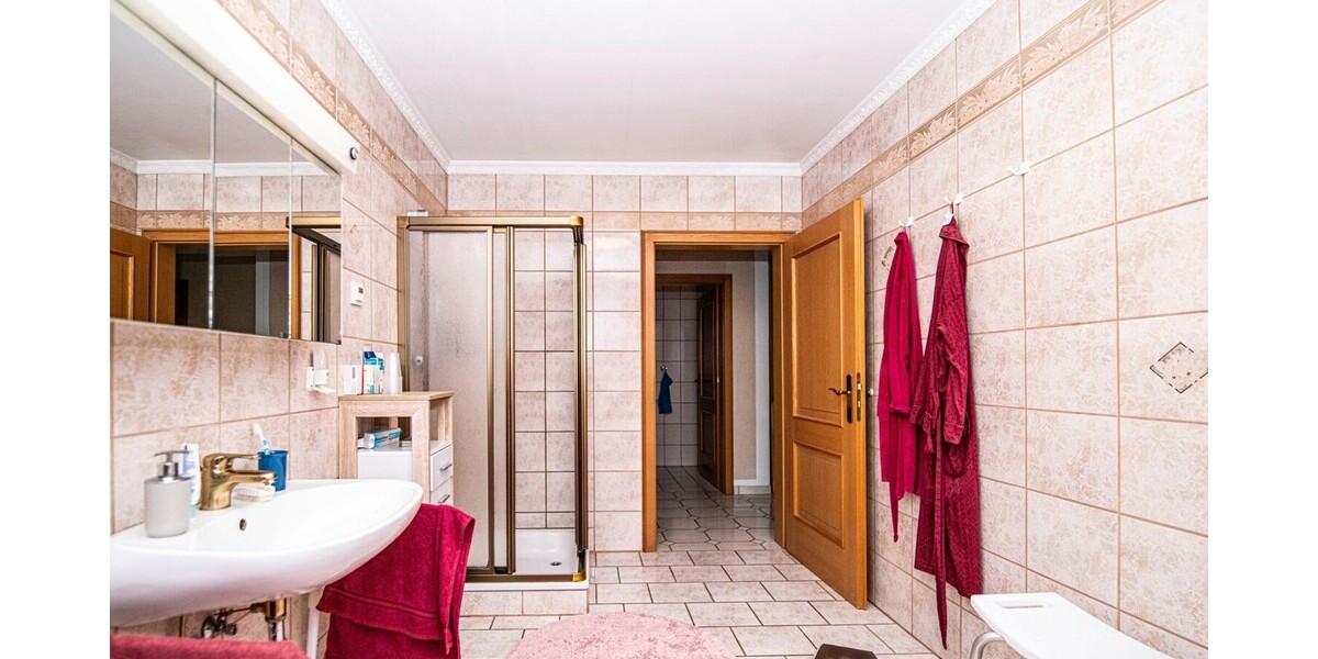 Historische Mühlenanlage mit eigener Stromerzeugung, mehreren Wohngebäuden und attraktivem Ertragspotenzial - Mehrfamilienhaus, Wohnhaus Arnschwang | Angebot:26990284