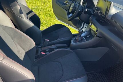 Toyota Yaris 6.600 km 34.900 € Oberhaching 82041