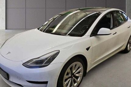 Tesla Model 3 54.919 km 26.900 &euro; Hennef 53773