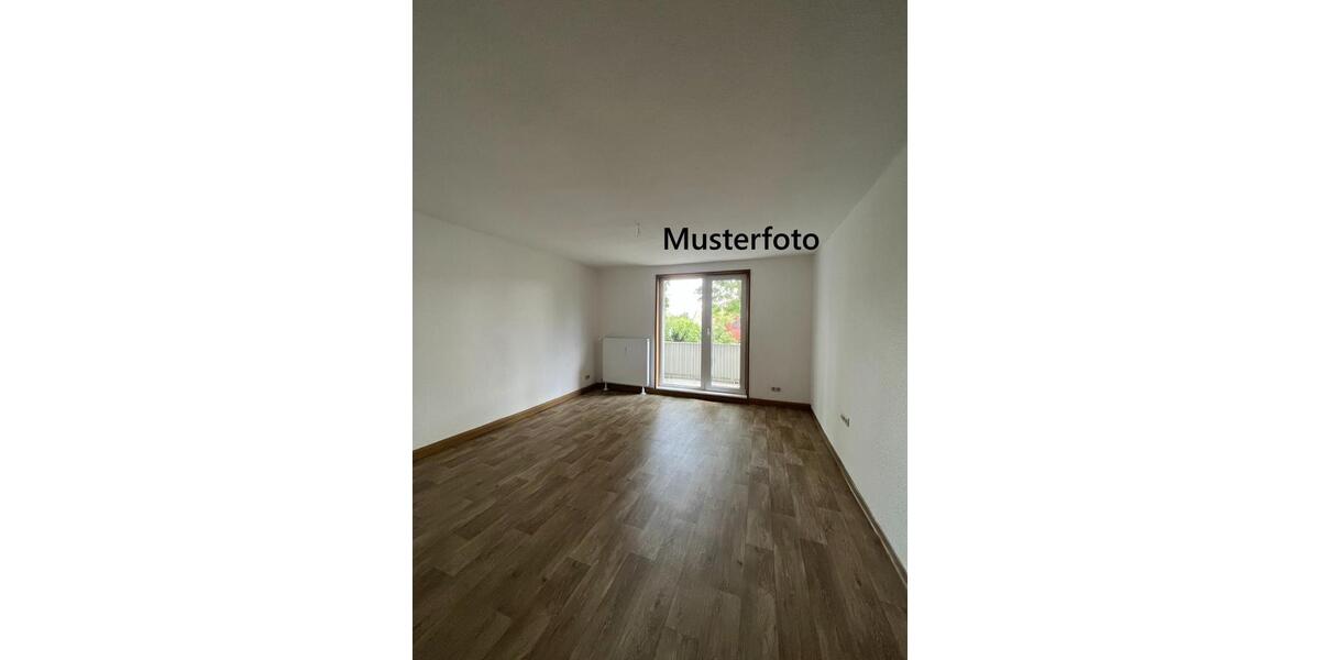 Etagenwohnung Gräfenhainichen - 3 Zimmer, 60 m&sup2;, 425&euro; | Angebot:21607506