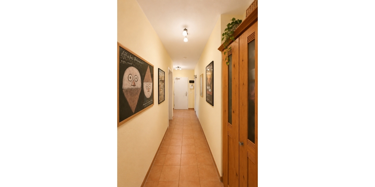 Großzügige 5-Zimmer-Wohnung mit zwei Balkonen, Aufzug und Tiefgarage in begehrter Lage am Rebstockpark - Etagenwohnung Frankfurt am Main Bockenheim | Angebot:26844880