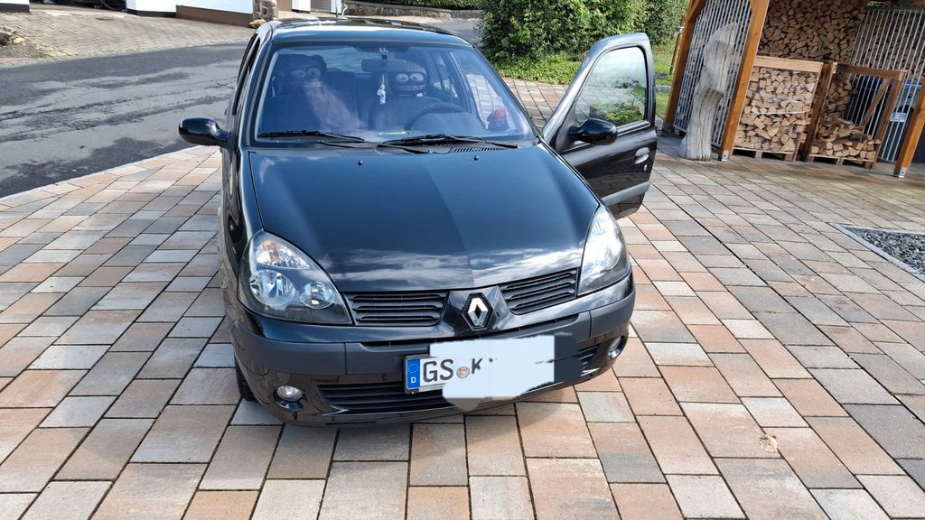 Renault Clio 141.500 km 2.100 &euro; Goslar 38642