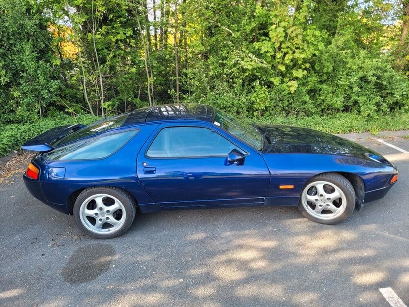 928