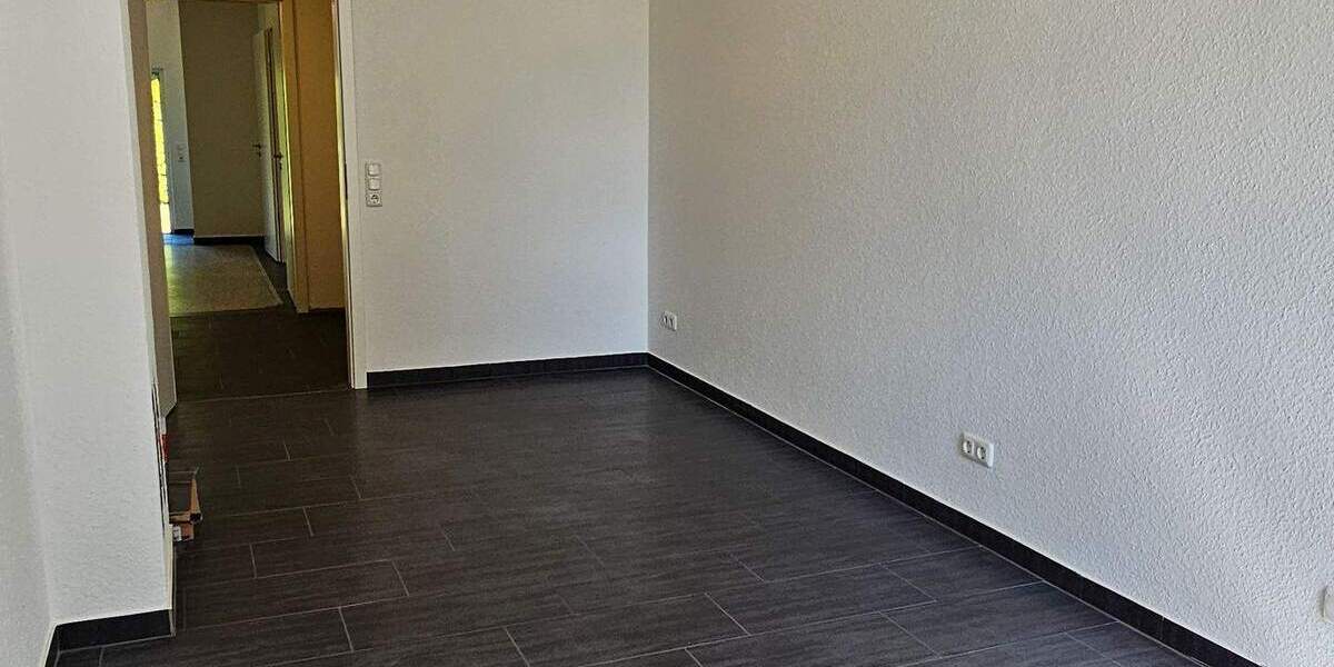 Etagenwohnung Timmaspe - 3 Zimmer, 170 m&sup2;, 1.200&euro; | Angebot:24027270