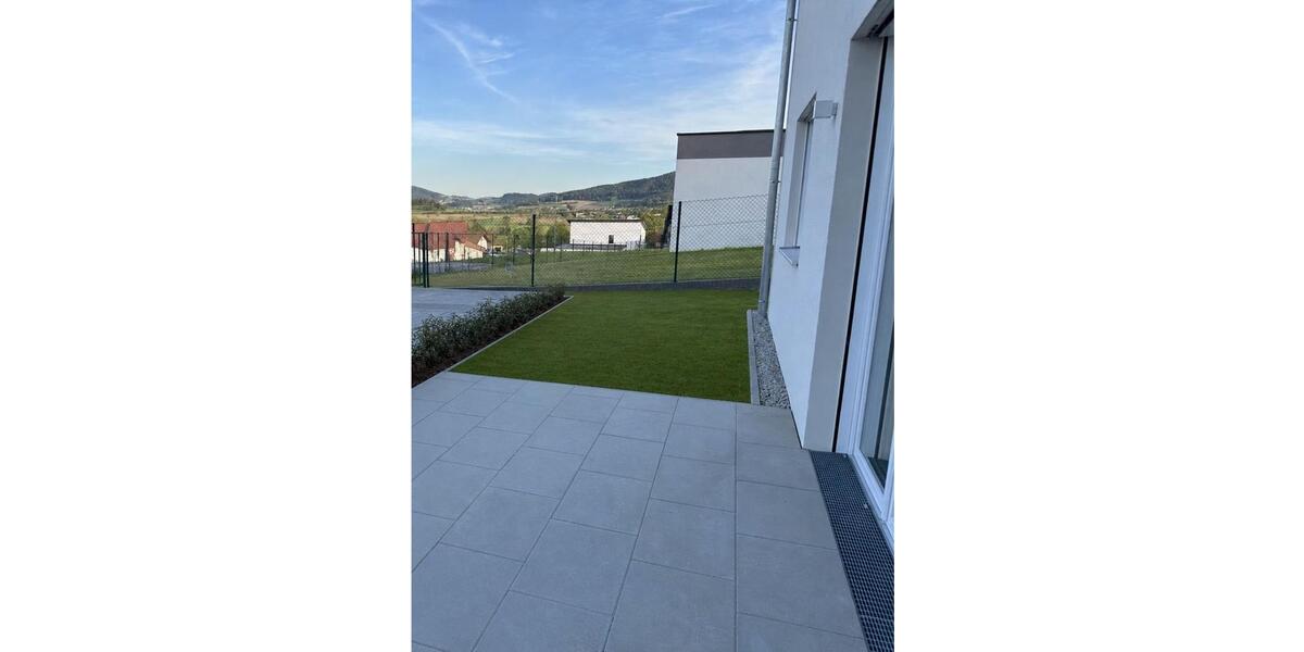 Erdgeschoßwohnung Cham - 3 Zimmer, 110 m&sup2;, 1.050&euro; | Angebot:26464356