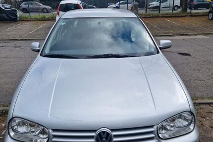 VW Golf 226.000 km 590 &euro; Wiesbaden 65197