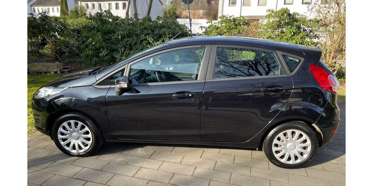 Ford Fiesta 80.000 km 6.000 &euro; Hamburg 22397