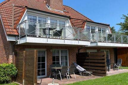 Dachgeschosswohnung mit Balkon in Hooksiel 3 zimmer