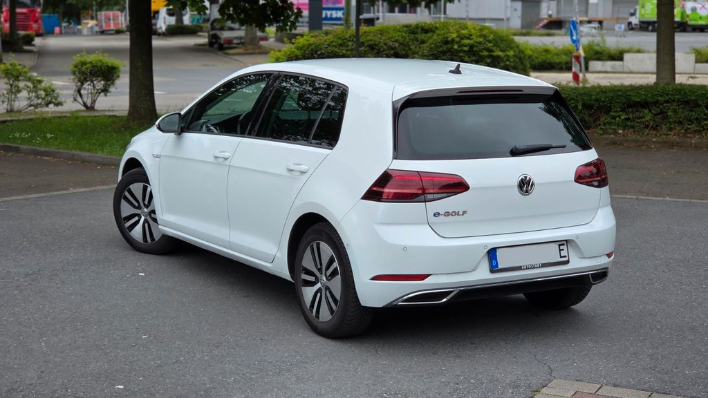 VW Golf 64.000 km 15.990 &euro; Essen 45357