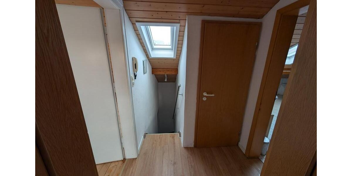 Dachgeschoßwohnung Winnenden - 3 Zimmer, 60 m&sup2;, 820&euro; | Angebot:25446951