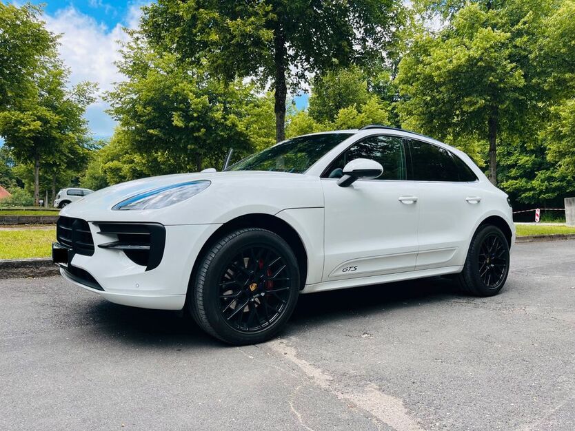 Porsche Macan 50.000 km 72.500 € Nabburg 92507
