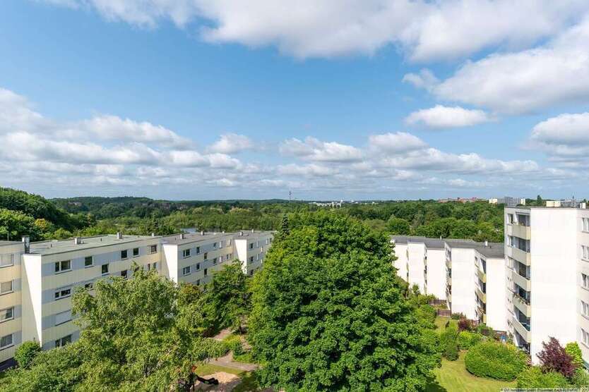 Wohnung zum Kaufen in Kiel 195.000 € 98 m²