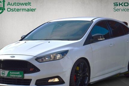 Ford Focus 54.885 km 17.885 &euro; Tacherting 83342