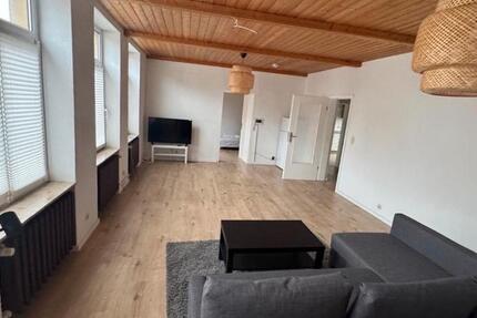 ** Gemütliche 6 Zimmer Wohnung zu vermieten ** zimmer