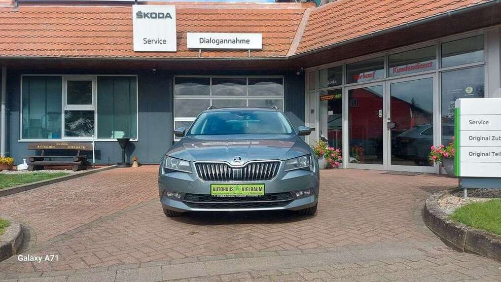 Skoda Superb 176.000 km 15.900 € Vielbaum 39615