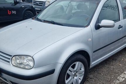 VW Golf 91.000 km 3.950 &euro; Stuttgart 70597