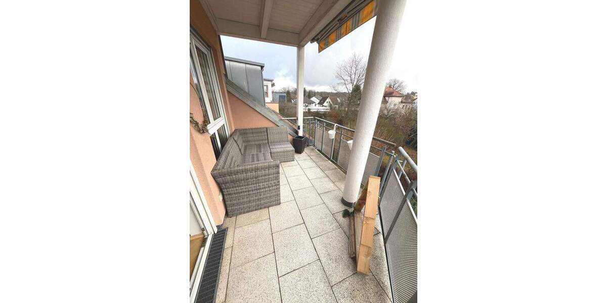 Großzügige und helle 3-Zimmer-Wohnung mit Balkon, Garage und Stellplatz in Feucht 3 zimmer