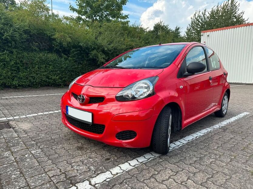 Toyota Aygo (X) 172.000 km 1.950 € Alfeld 31061
