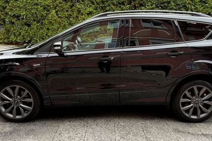 Ford Kuga 115.000 km 16.980 &euro; München 81827