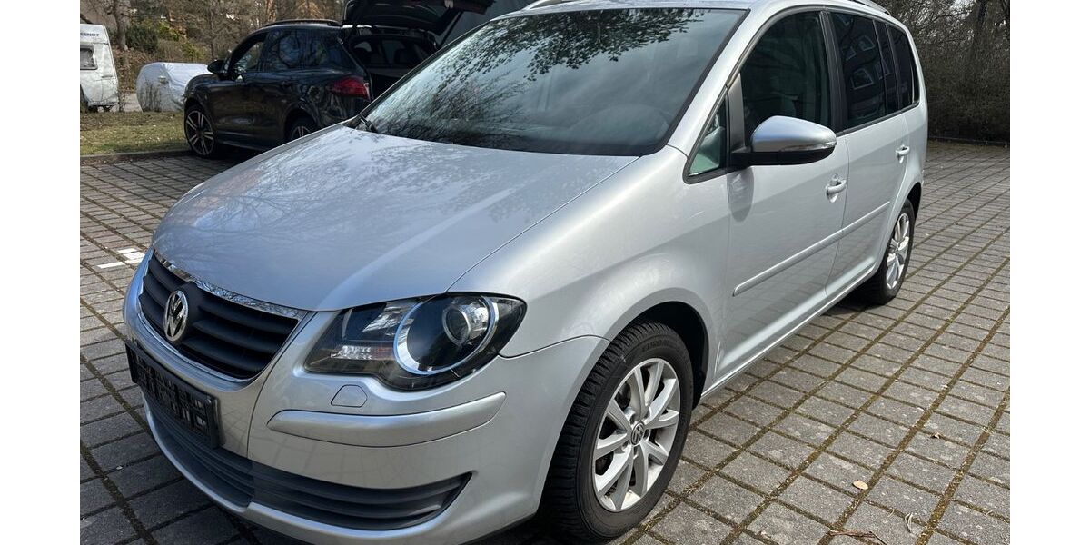 VW Touran 123.500 km 5.600 &euro; Nürnberg 90471