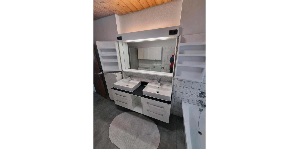 Erdgeschoßwohnung Höchberg - 5.5 Zimmer, 175 m&sup2;, 1.850&euro; | Angebot:26236110