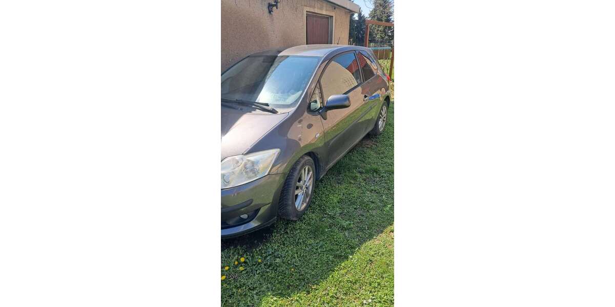 Toyota Auris 217.534 km 900 &euro; Zörbig 06780