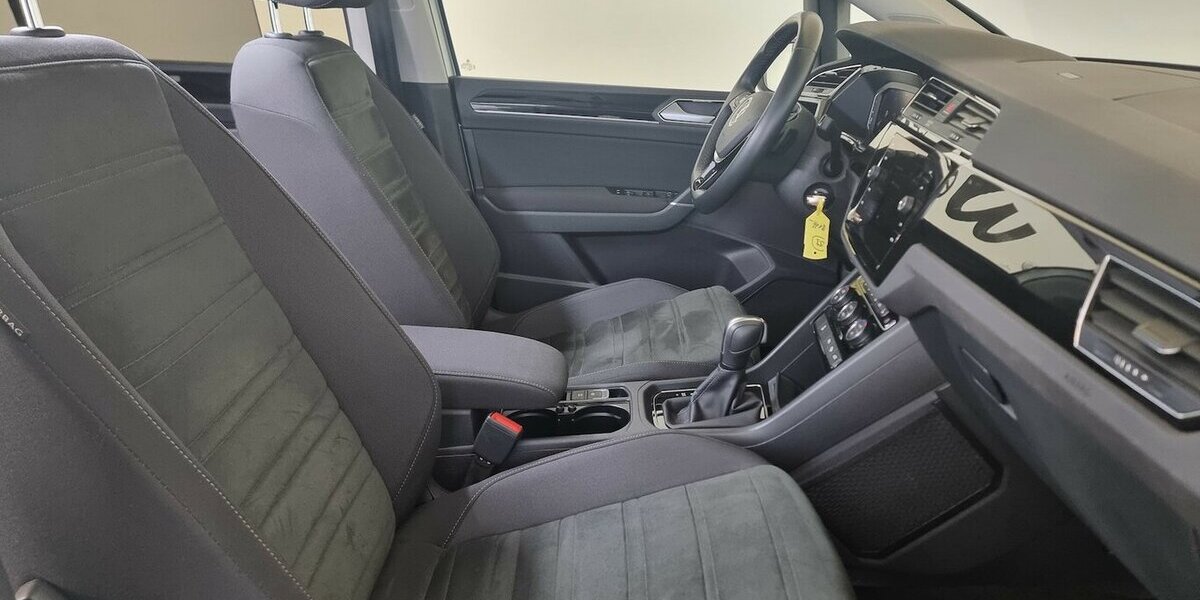 VW Touran Highline BMT DSG LED AHK ACC Navi 7-Sitze 91.700 km 26.900 &euro; Garrel 49681