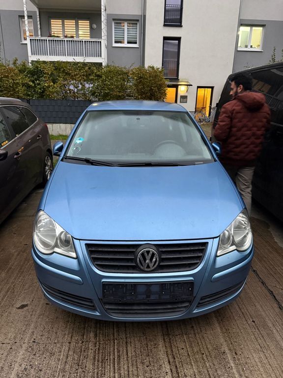 VW Polo 122.000 km 2.550 € Berlin 10179