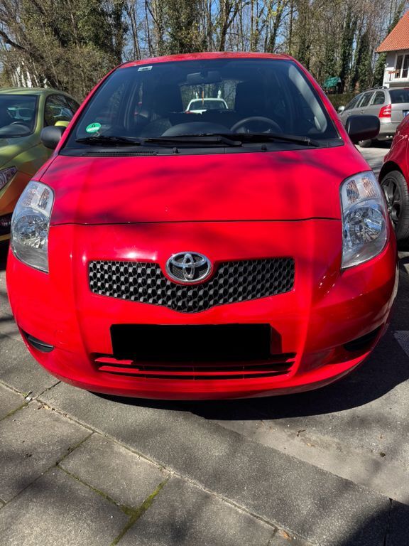 Toyota Yaris 132.450 km 1.890 € München 80689