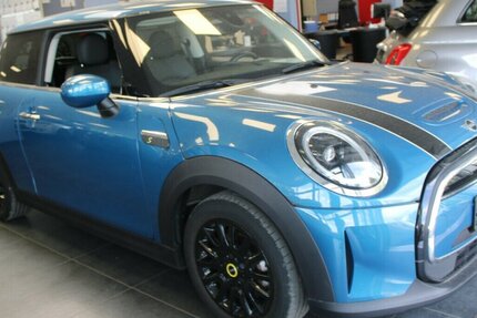 Mini Cooper SE Classic Trim 28.520 km 18.980 &euro; Euskirchen 53881