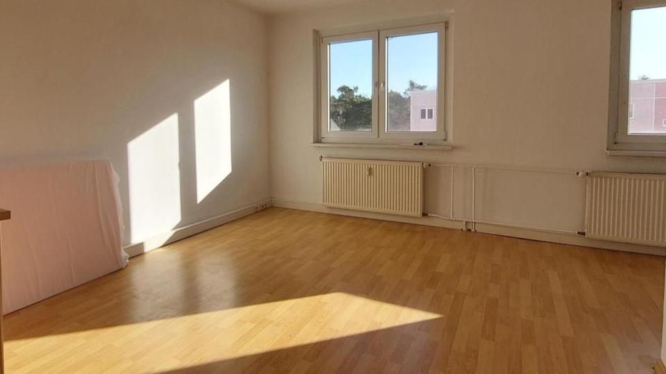 Etagenwohnung Bernsdorf - 1 Zimmer, 36 m&sup2;, 180&euro; | Angebot:21289547