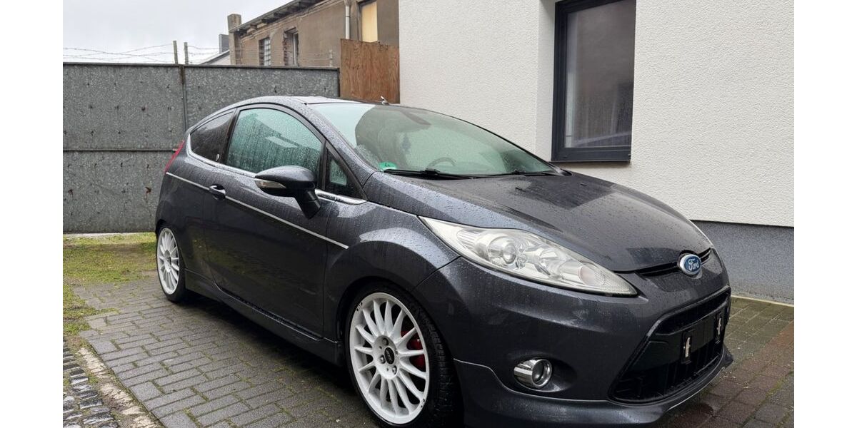 Ford Fiesta 204.284 km 3.350 &euro; Recklinghausen 45663