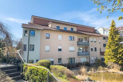 Helle 4-Zimmer-Wohnung mit Dachterrasse, Balkon, Einbauküche und Stellplatz in gepflegter Anlage