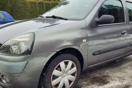 Renault Clio 120.000 km 2.700 &euro; Frohburg 04654