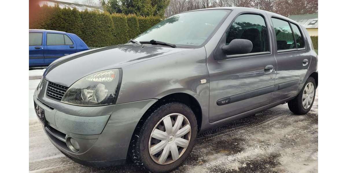 Renault Clio 120.000 km 2.700 &euro; Frohburg 04654