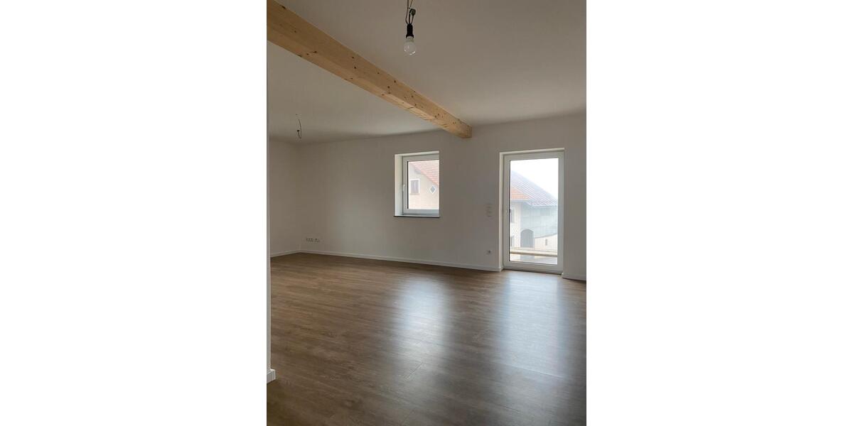 Etagenwohnung Jandelsbrunn - 4 Zimmer, 96 m&sup2;, 910&euro; | Angebot:25405456