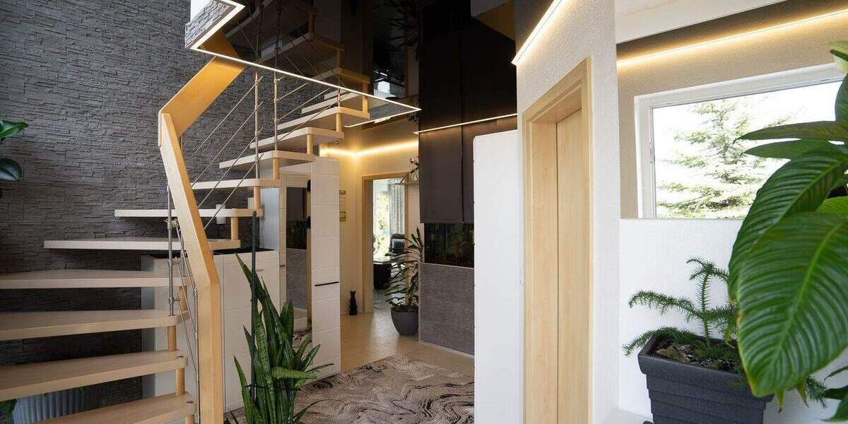 Einfamilienhaus Heustreu - 8 Zimmer, 197 m&sup2;, 489.000&euro; | Angebot:25690293