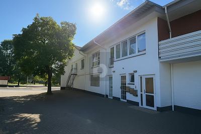 FÜR INVESTOREN MIT 8% STARKER RENDITE - Wohn- & Geschäftshaus Stade Bützfleth | Angebot:27233926