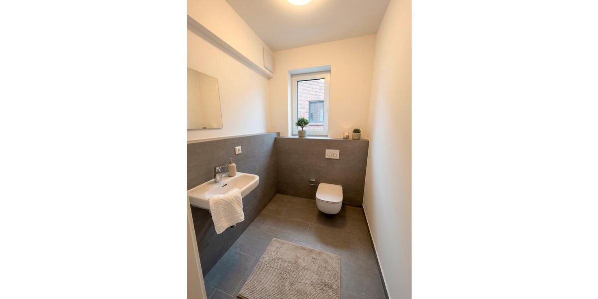 Erdgeschoßwohnung Augsburg - 5 Zimmer, 20 m&sup2;, 600&euro; | Angebot:25638263