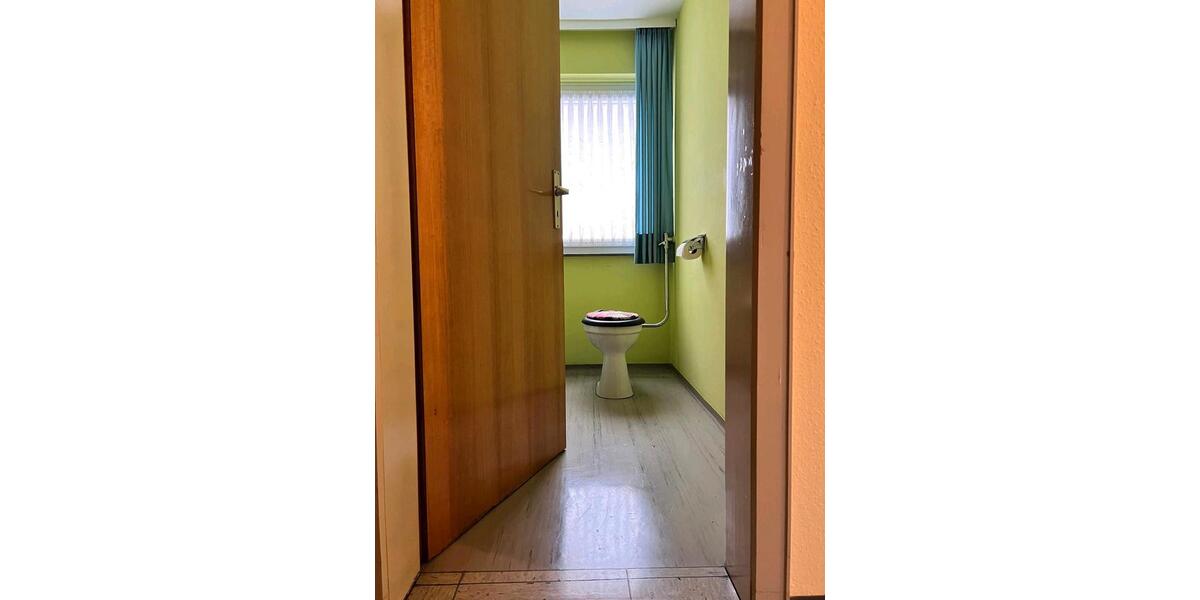 Einfamilienhaus Hagenbüchach - 9 Zimmer, 140 m&sup2;, 950&euro; | Angebot:26048197