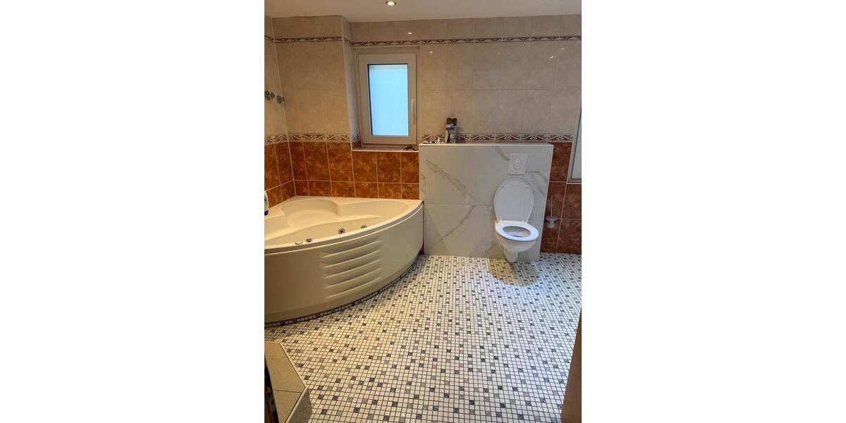 Etagenwohnung Herne Wanne - 4 Zimmer, 127 m&sup2;, 1.250&euro; | Angebot:25030639