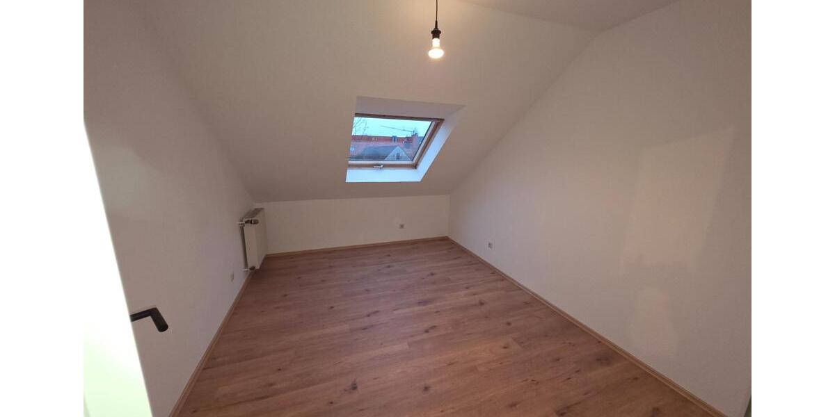 Dachgeschoßwohnung Schloß Holte-Stukenbrock Stukenbrock - 4 Zimmer, 70 m&sup2;, 690&euro; | Angebot:24934981