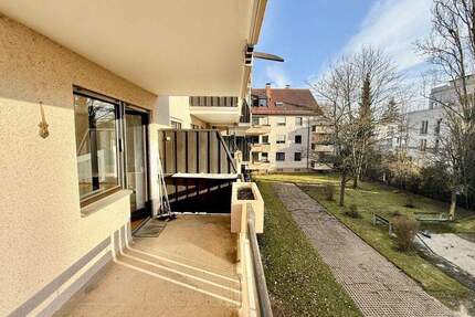 Großzügige 3 Zi. - Wohnung - oder doch 4...? Bezugsfrei! 3 zimmer