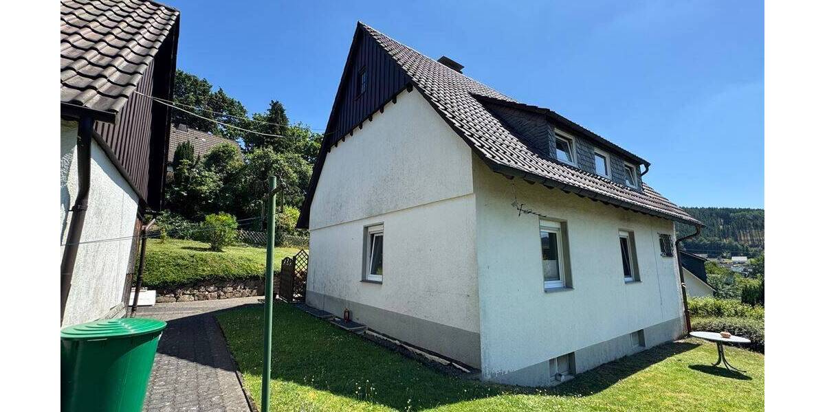 Mehrfamilienhaus, Wohnhaus Kirchhundem Würdinghausen - 6 Zimmer, 139 m&sup2;, 179.000&euro; | Angebot:25682637