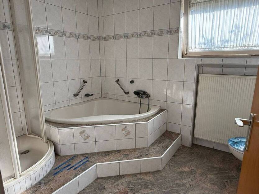 Familien aufgepasst! Hier ist Ihr neues Zuhause! Einfamilienhaus mit riesigem Grundstück!