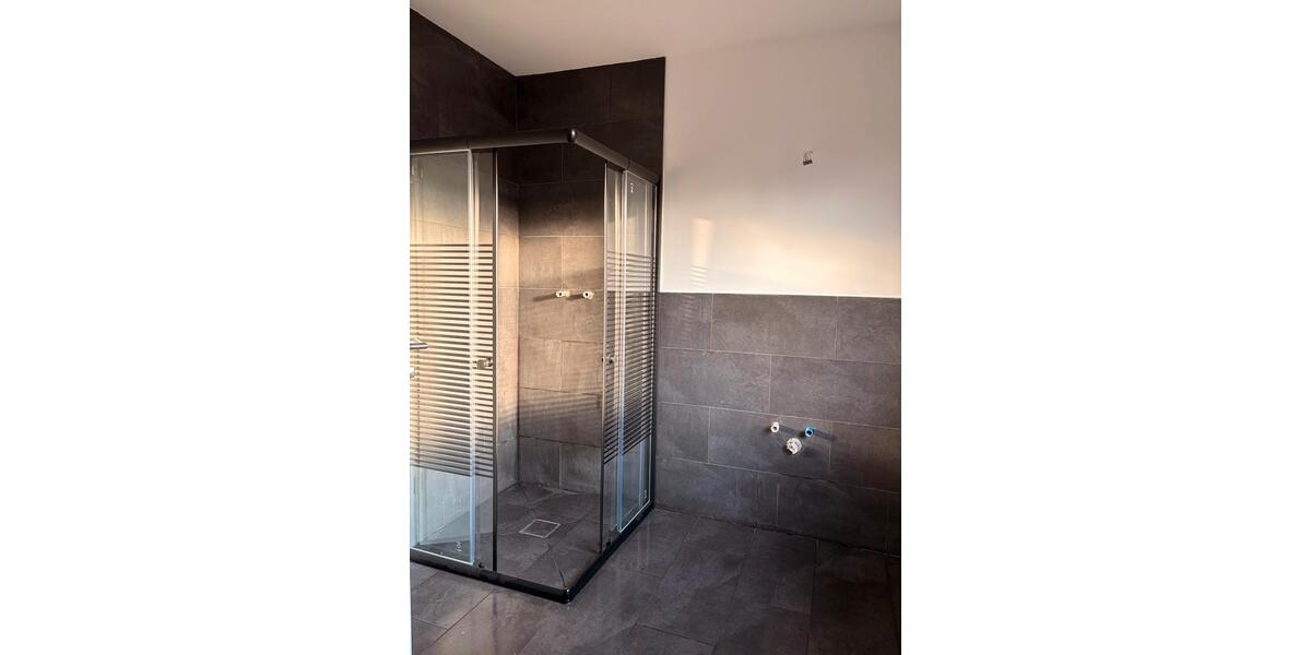 Sanierte Haushälfte mit Garten zu vermieten 3 zimmer