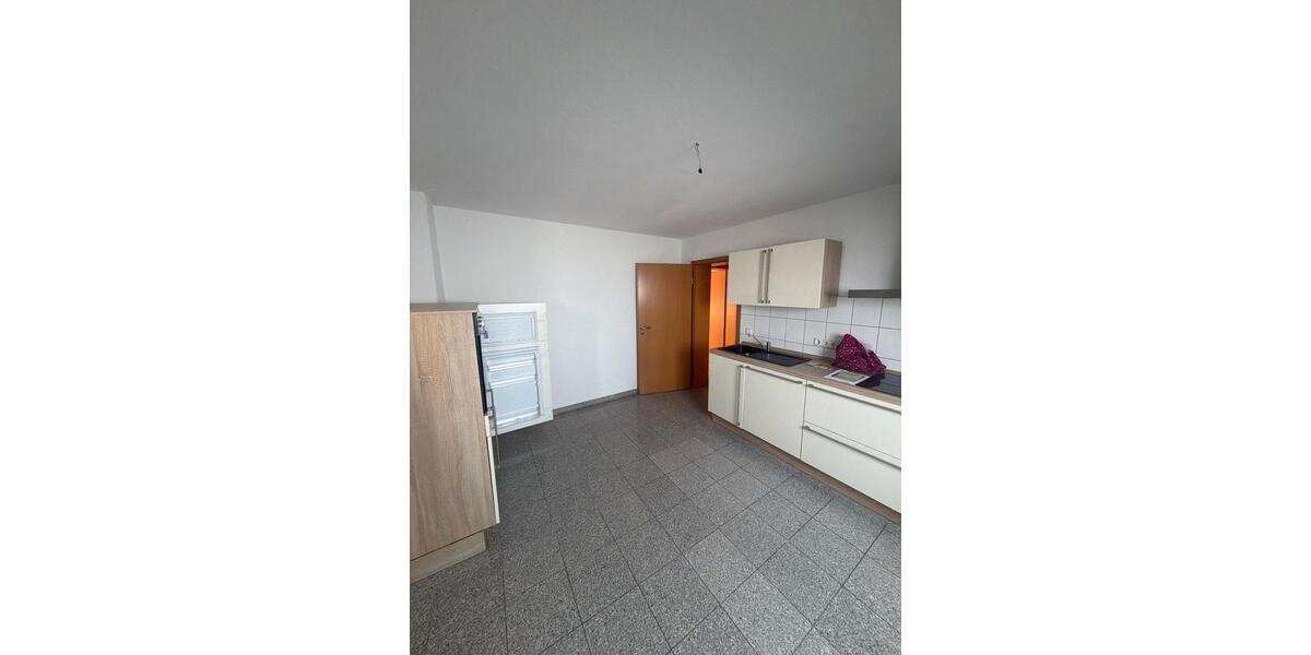 Dachgeschoßwohnung Essen Stadtbezirk VII - 5 Zimmer, 100 m&sup2;, 695&euro; | Angebot:24884993