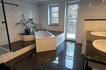 Haus Ochsenhausen - 7 Zimmer, 309 m&sup2;, 675.000&euro; | Angebot:24806056