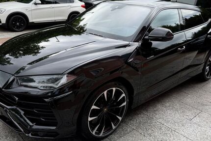Lamborghini Urus 100.000 km 179.800 &euro; München 81827