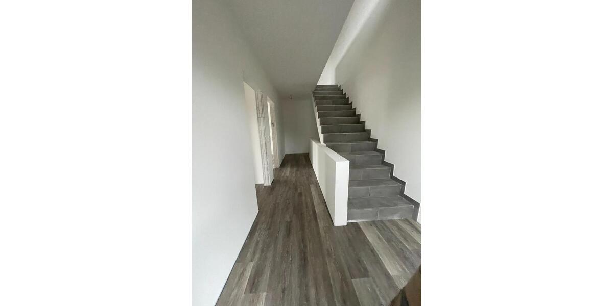 Doppelhaushälfte Stuhr - 6 Zimmer, 150 m&sup2;, 1.550&euro; | Angebot:25719708